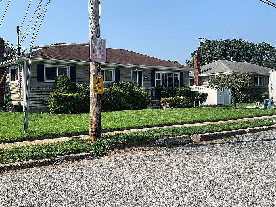 1st image of 499 Pinebrook Ct