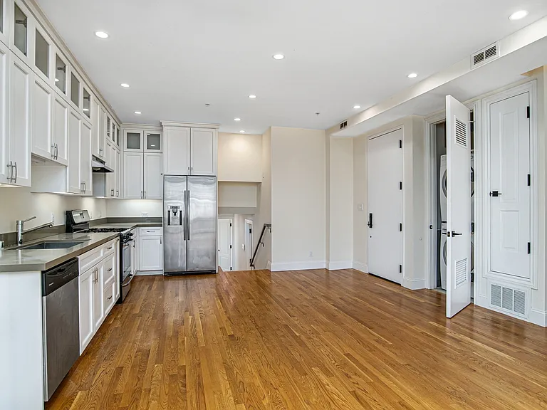 639A Natoma St — Photo 7