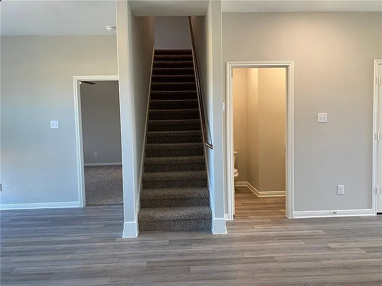 297 Mount Vernon Way — Photo 13