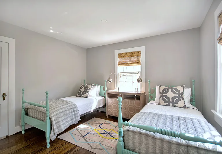 727 Hinton Ave — Photo 9
