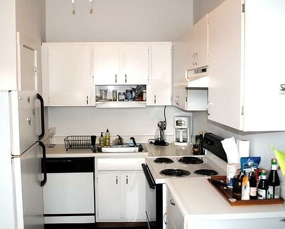 2nd image of 95 Mount Vernon St #67680