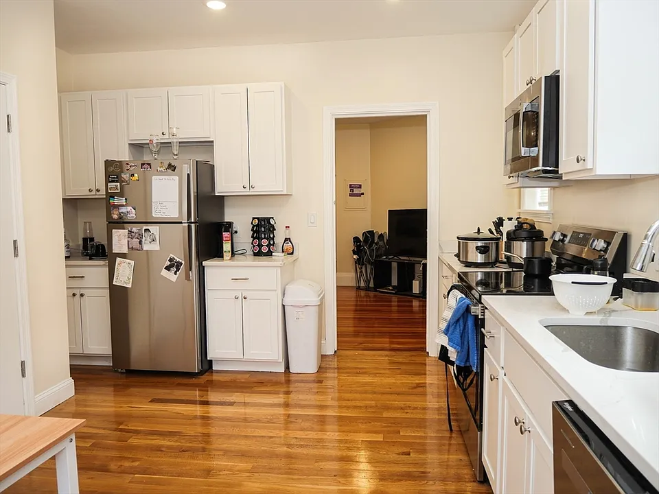 10 Beals St #1