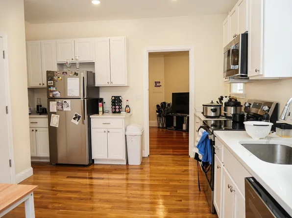 10 Beals St, Brookline, MA