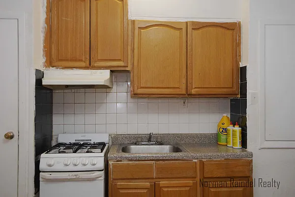 Rented by Norman Raindel, LREB | media 3