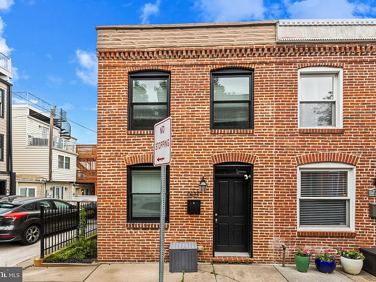 601 S Rose St — Photo 39
