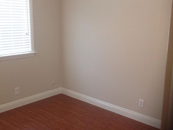 3rd image of 416 Lola Ave