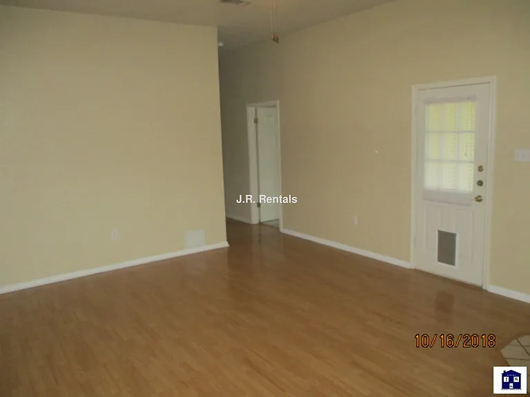 1506 Creek St — Photo 51