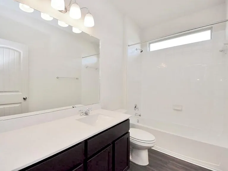 18325 Urbano Dr — Photo 17