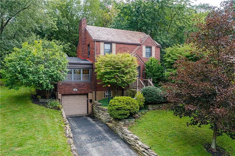 109 Elizabeth Dr photo 1