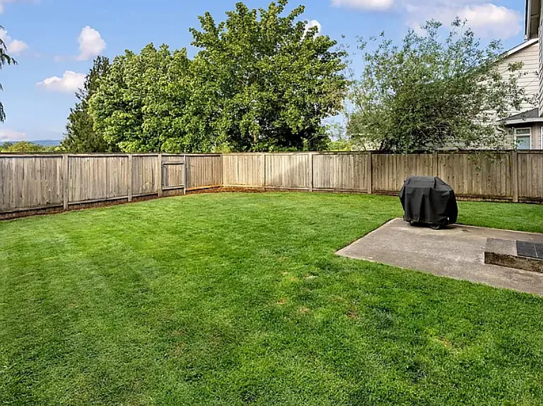 16424 NE 45th St — Photo 32