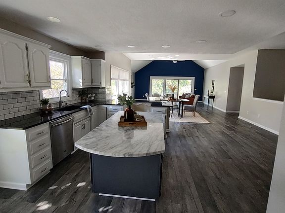 4th image of 8920 E Peppertree Cir