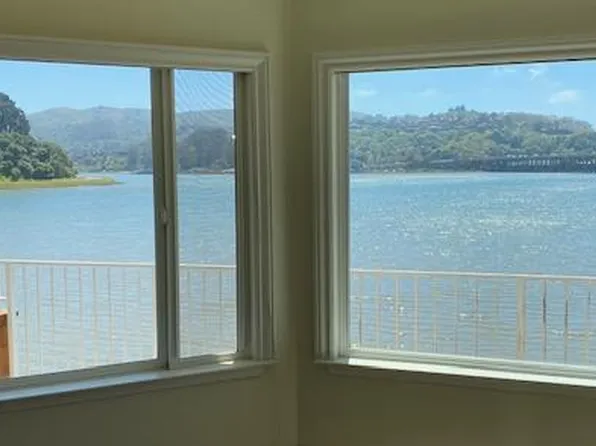 110 Seminary Dr APT 2B, Mill Valley, CA 94941