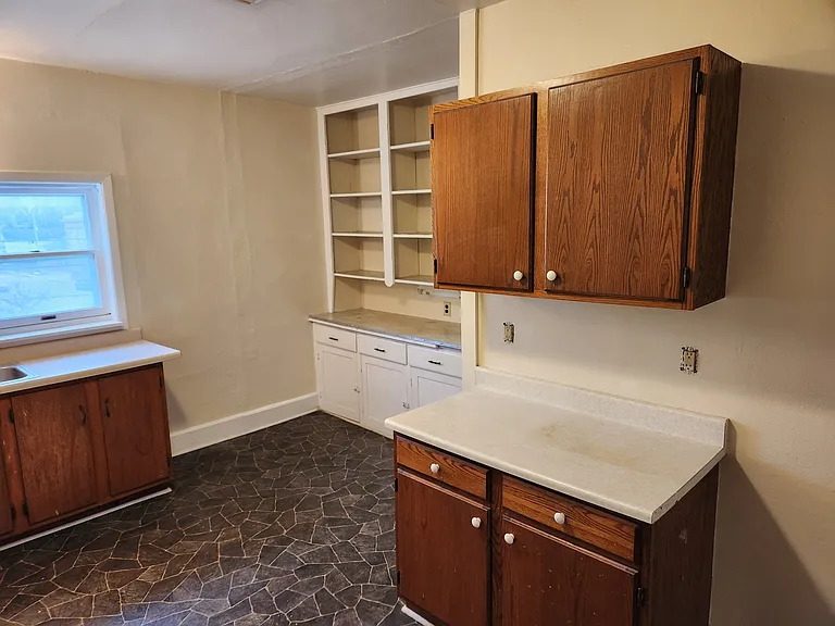 806 N Water St — Photo 11