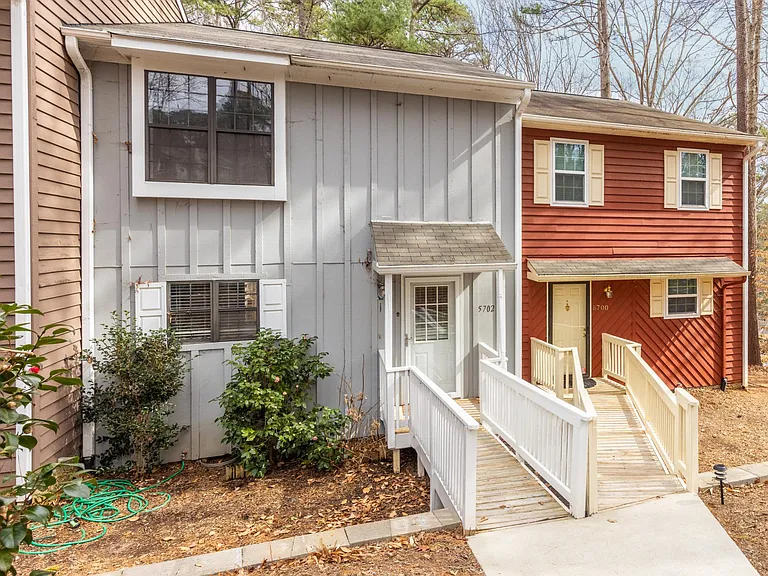 5702 Three Oaks Dr — Photo 30
