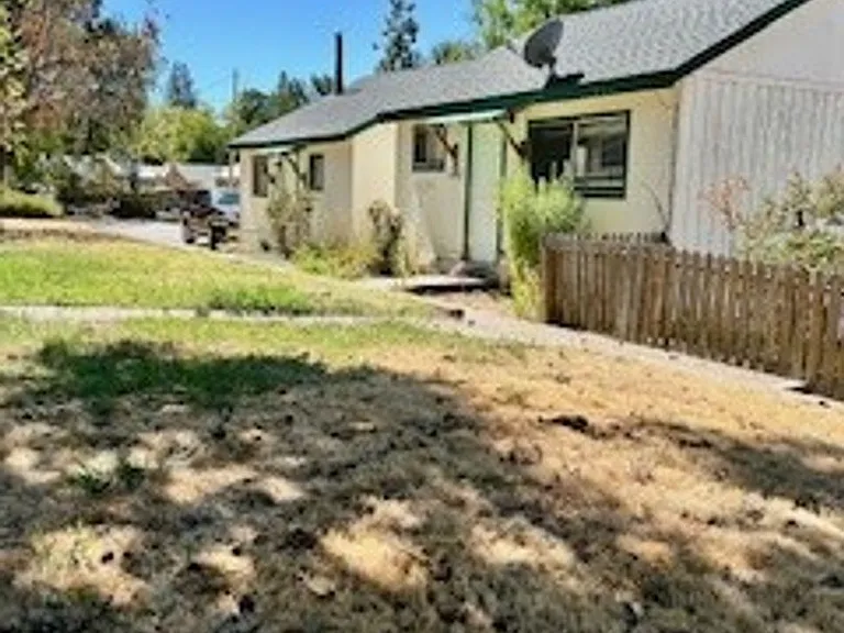 18492 Rozier Ave — Photo 3