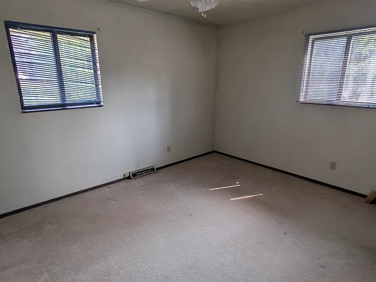4830 W Edgerton Ave — Photo 10