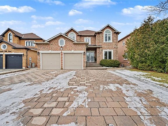 3rd image of 717 Vaughan Mills Rd