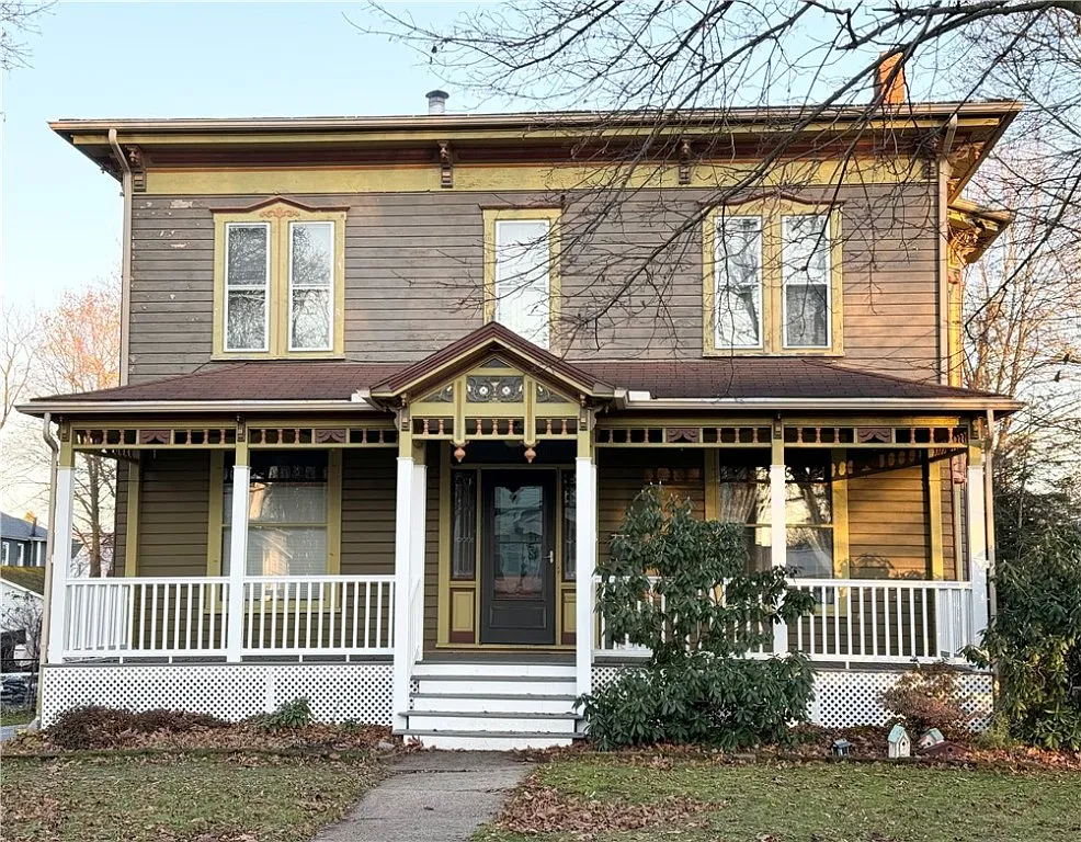 14 Cayuga St photo 1