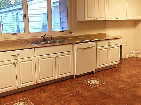 2nd image of 45 Windsormere Way