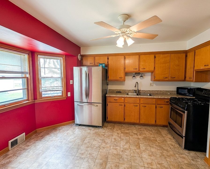 1st image of 2759 S Howell Ave