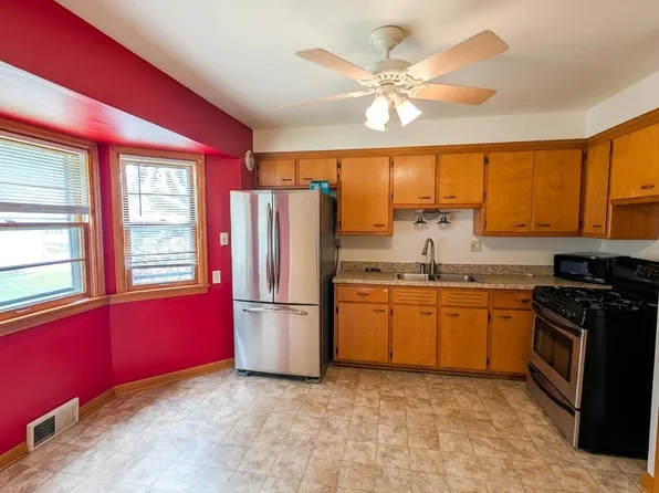 2759 S Howell Ave, Milwaukee, WI 53207