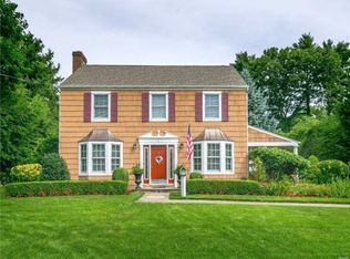 8 Glen Ave, Glen Head, NY 11545