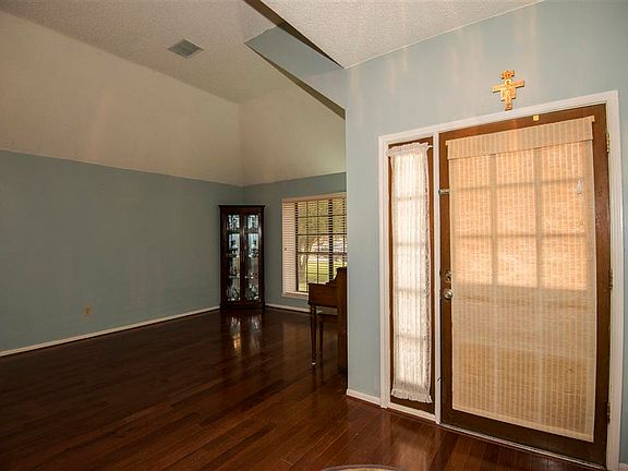 3rd image of 8910 High Haven Dr