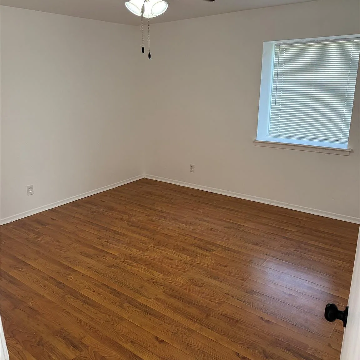 3 bed, 2.0 bath, 1472 sqft, $1,800 — Photo 2