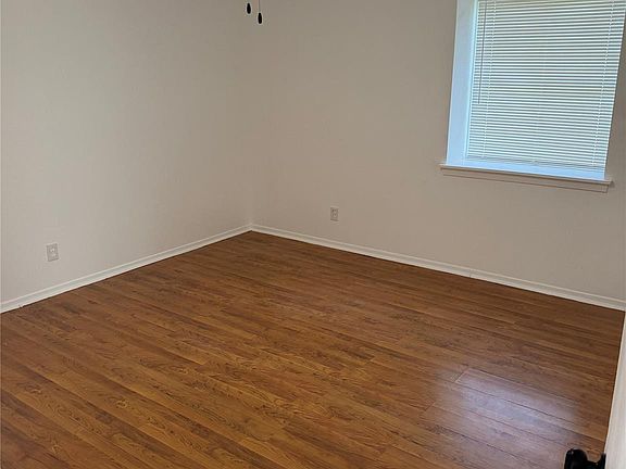 2nd image of 843 Regal St