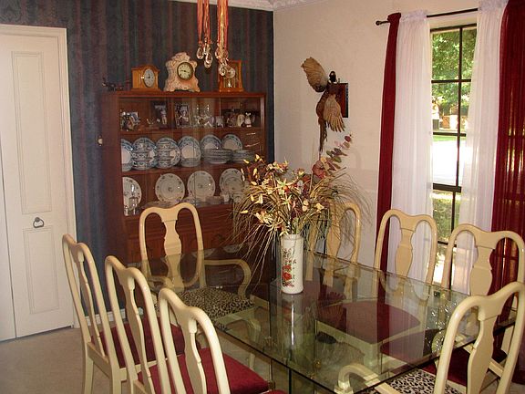 3rd image of 3709 Wooded Creek Dr
