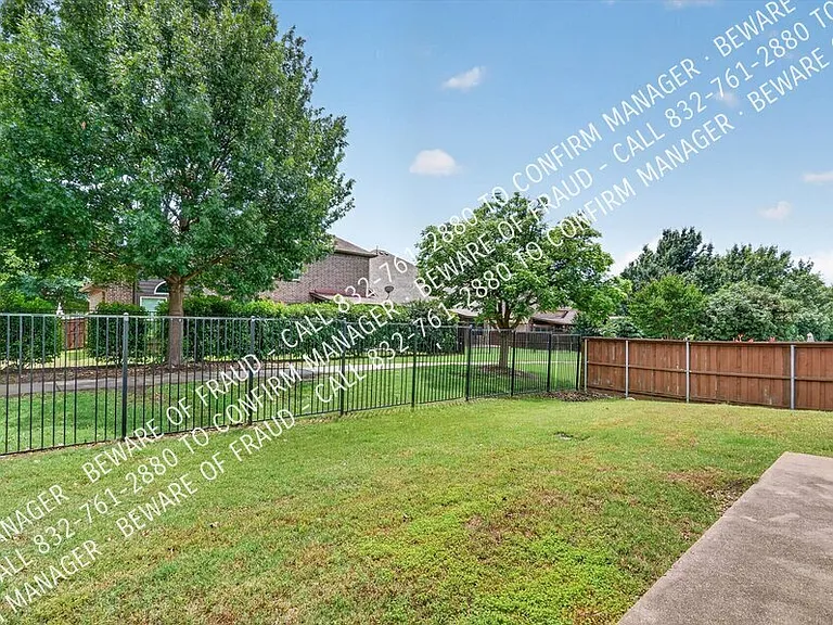 12079 Kingsville Dr — Photo 25