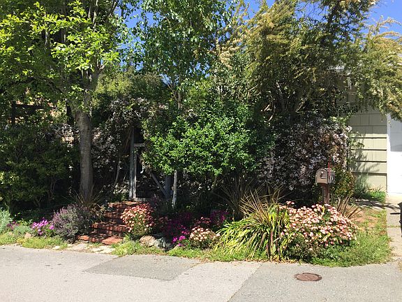2nd image of 115 Del Casa Dr