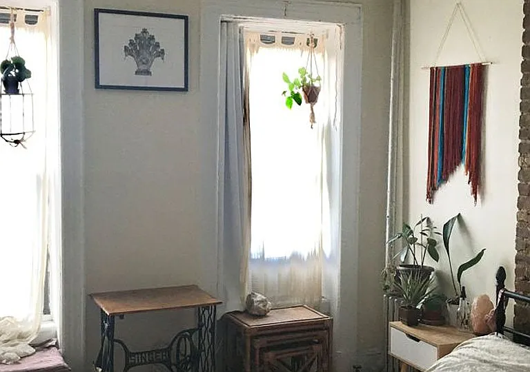 142 Scholes St #5 — Photo 5