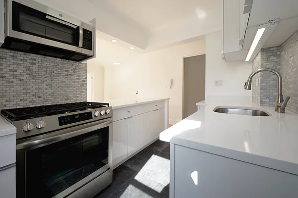 Rented by Buchbinder & Warren | media 12