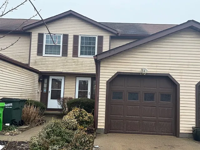 642 Topaz Ln