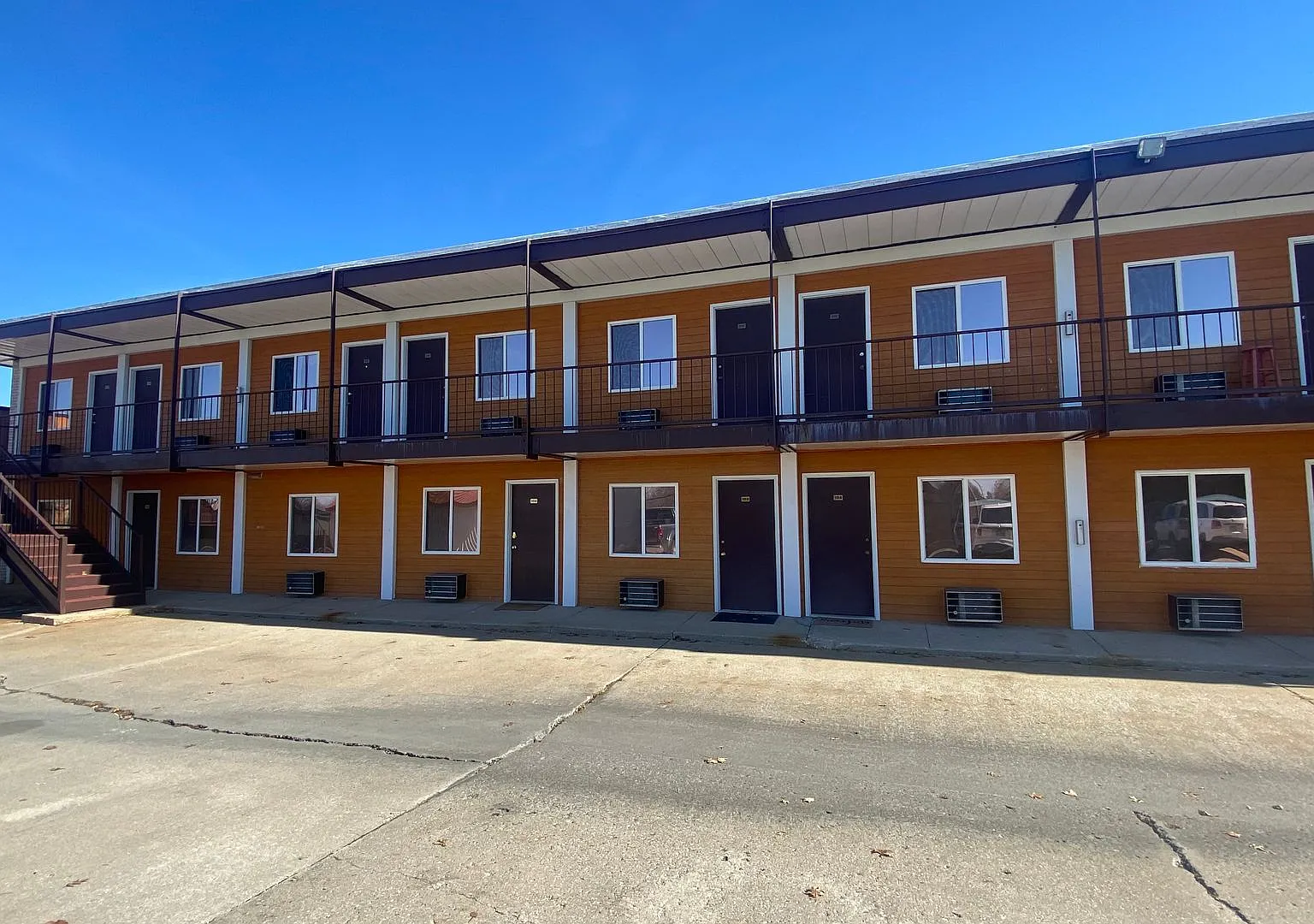 311 University St — Photo 1