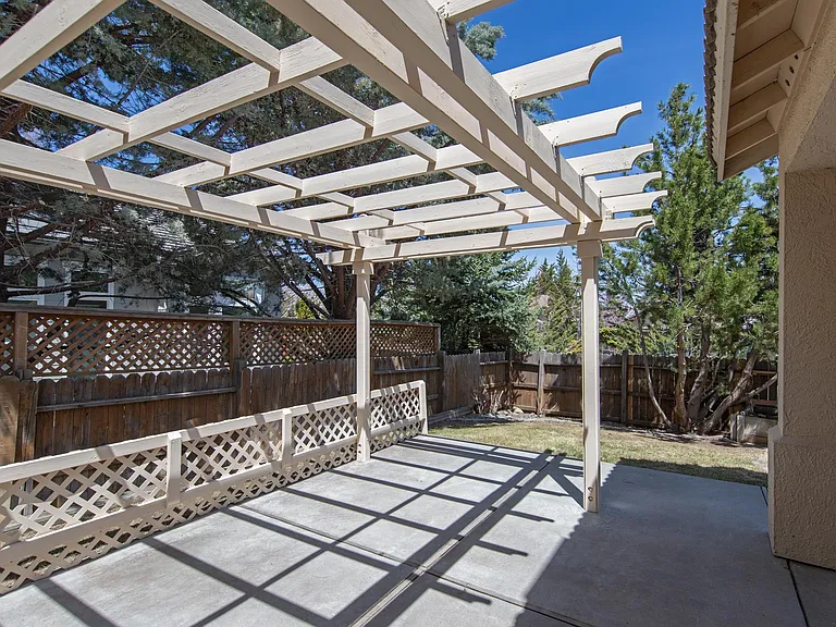 4798 Village Green Pkwy — Photo 32