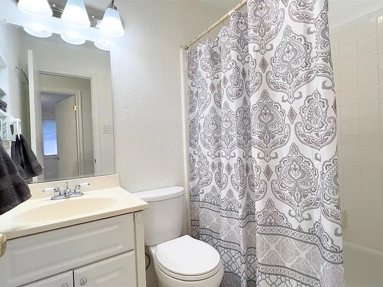 2626 Custer Pkwy #C — Photo 9