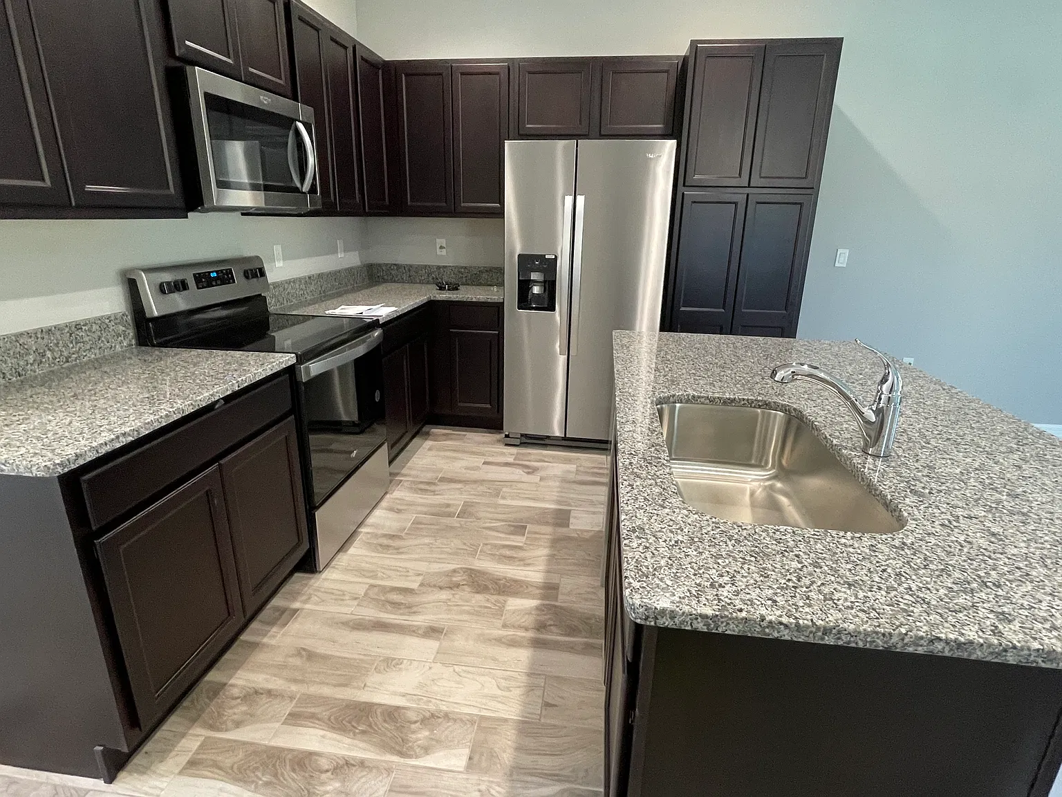 2906 E 15th Ave — Photo 3