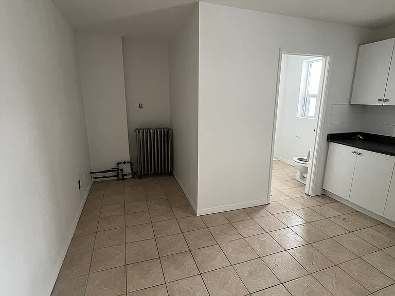 2938 Danforth Ave — Photo 15