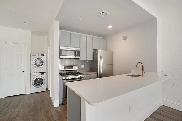 Rented by Keller Williams NYC | media 20