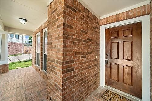 4th image of 17911 Hollow Hill Ln