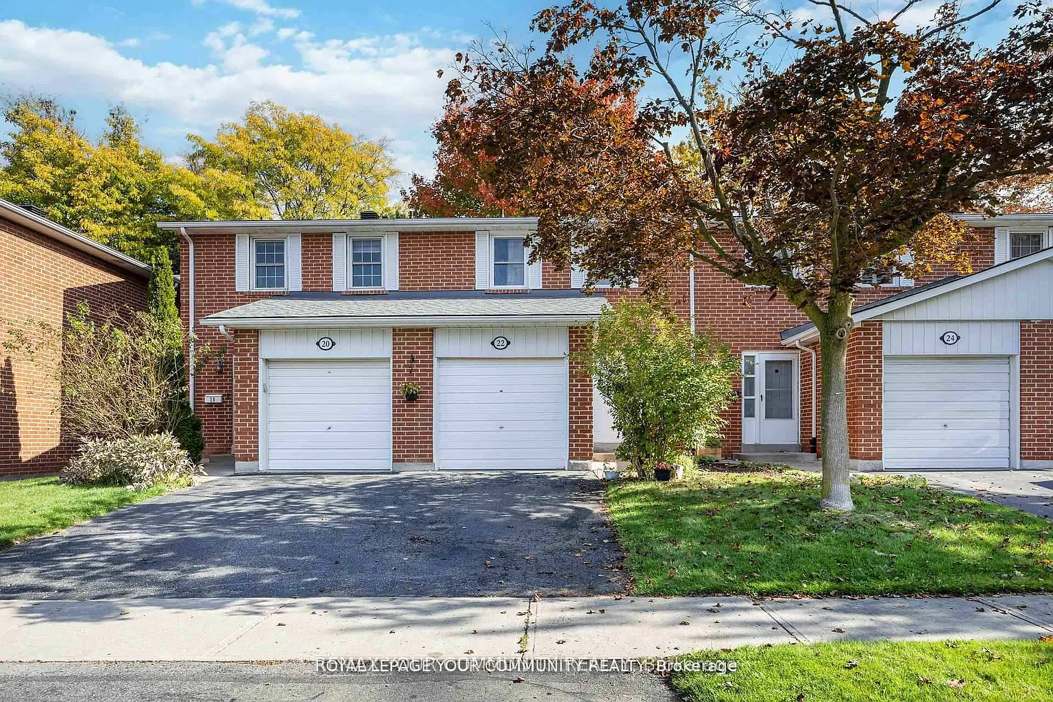 22 Porterfield Cres photo 1