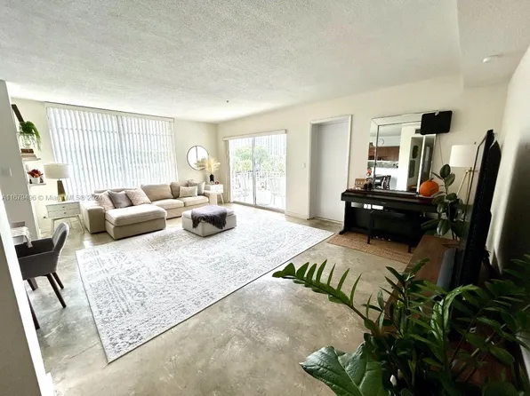 1750 NE 115th St APT 306, Miami, FL 33181