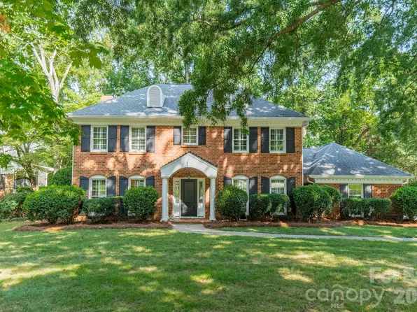 3821 Silver Bell Dr, Charlotte, NC 28211