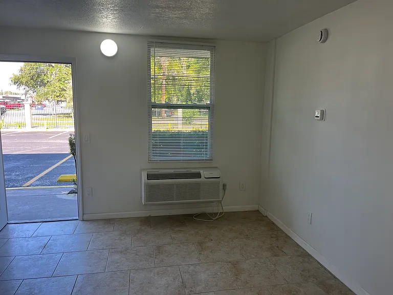 929 W Colonial Dr — Photo 9
