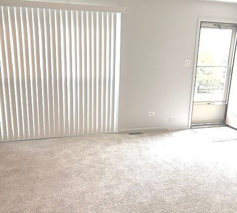 3rd image of 20114 Oak Ln #U70