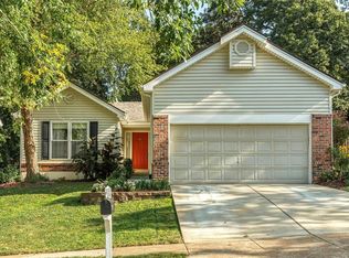 715 Ginger Wood Ct, Ballwin, MO