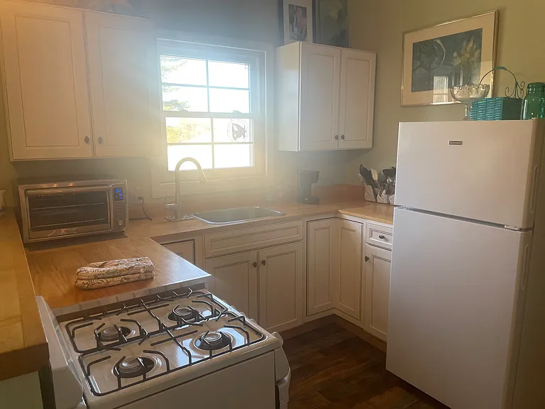 654 West St #3 — Photo 13