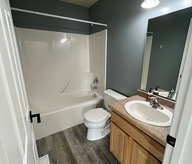 452 Woodman Dr — Photo 13
